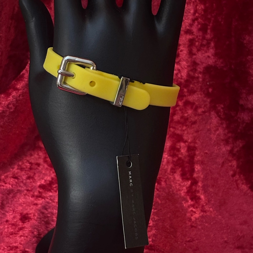 J128 NWT MARC by Marc Jacobs Grapefruit Zest Soft Yellow with silver buckle